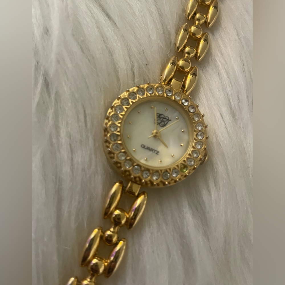 Womens Elizabeth Taylor Quartz Watch Gold Tone w/ Rhinestones